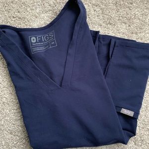 FIGS Casma Scrub top!